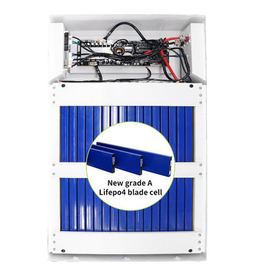 Une batterie solaire de 48V au lithium fer phosphate de 100h avec écran LCD et intégré au BMS