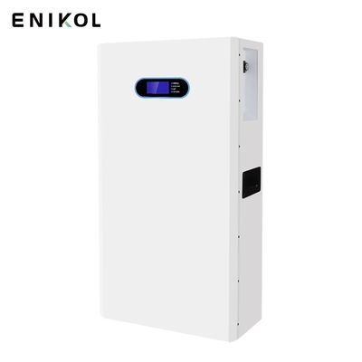 Batterie au lithium rechargeable 51.2V 200AH montée sur le mur