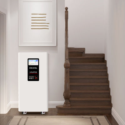 Batterie de stockage d'énergie pour le ménage 51.2V 300AH Batterie au lithium-fer-phosphate avec roues